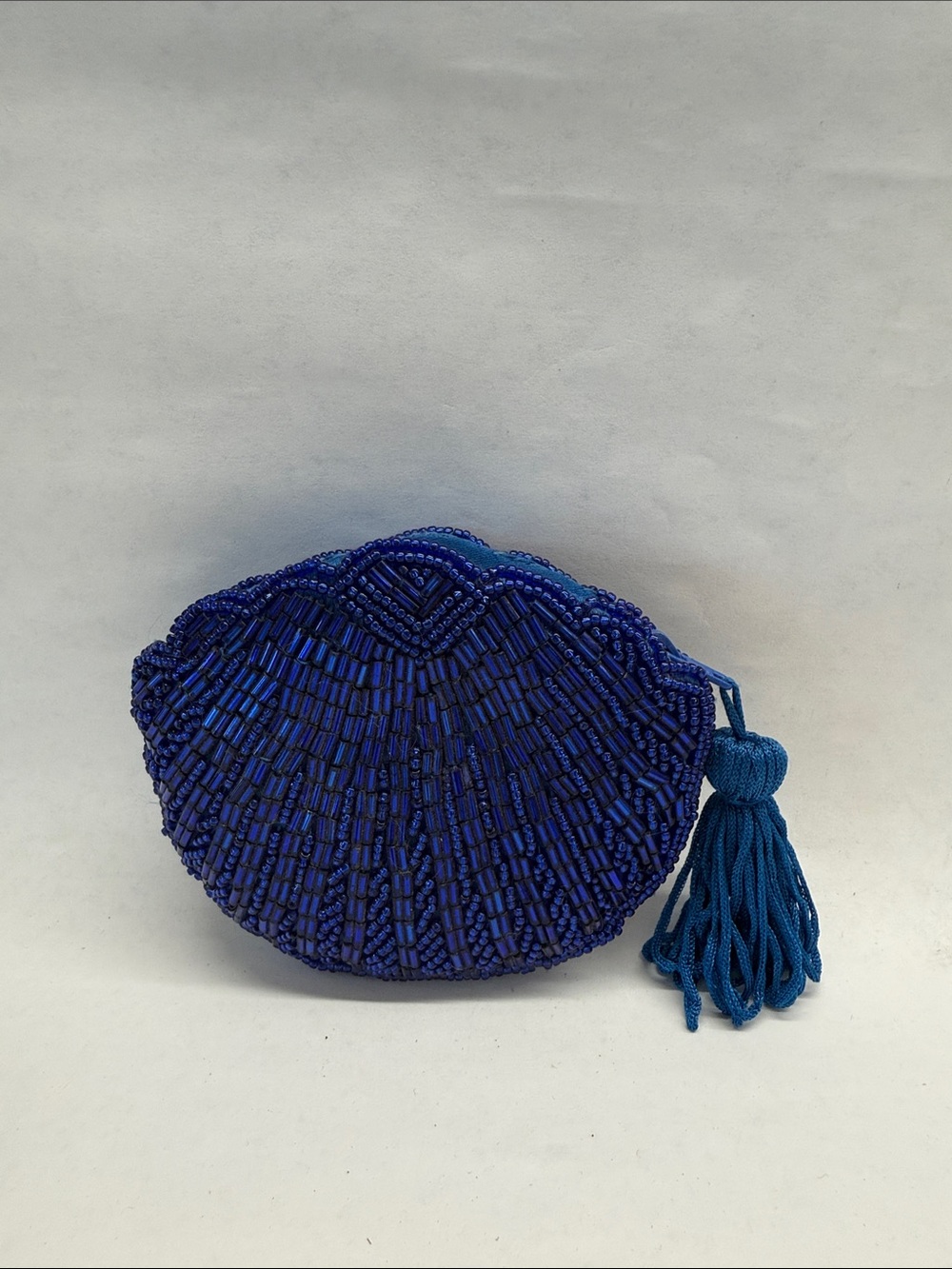Vintage Amanda Smith Beaded Shell Clutch Coin Purse in Royal Blue